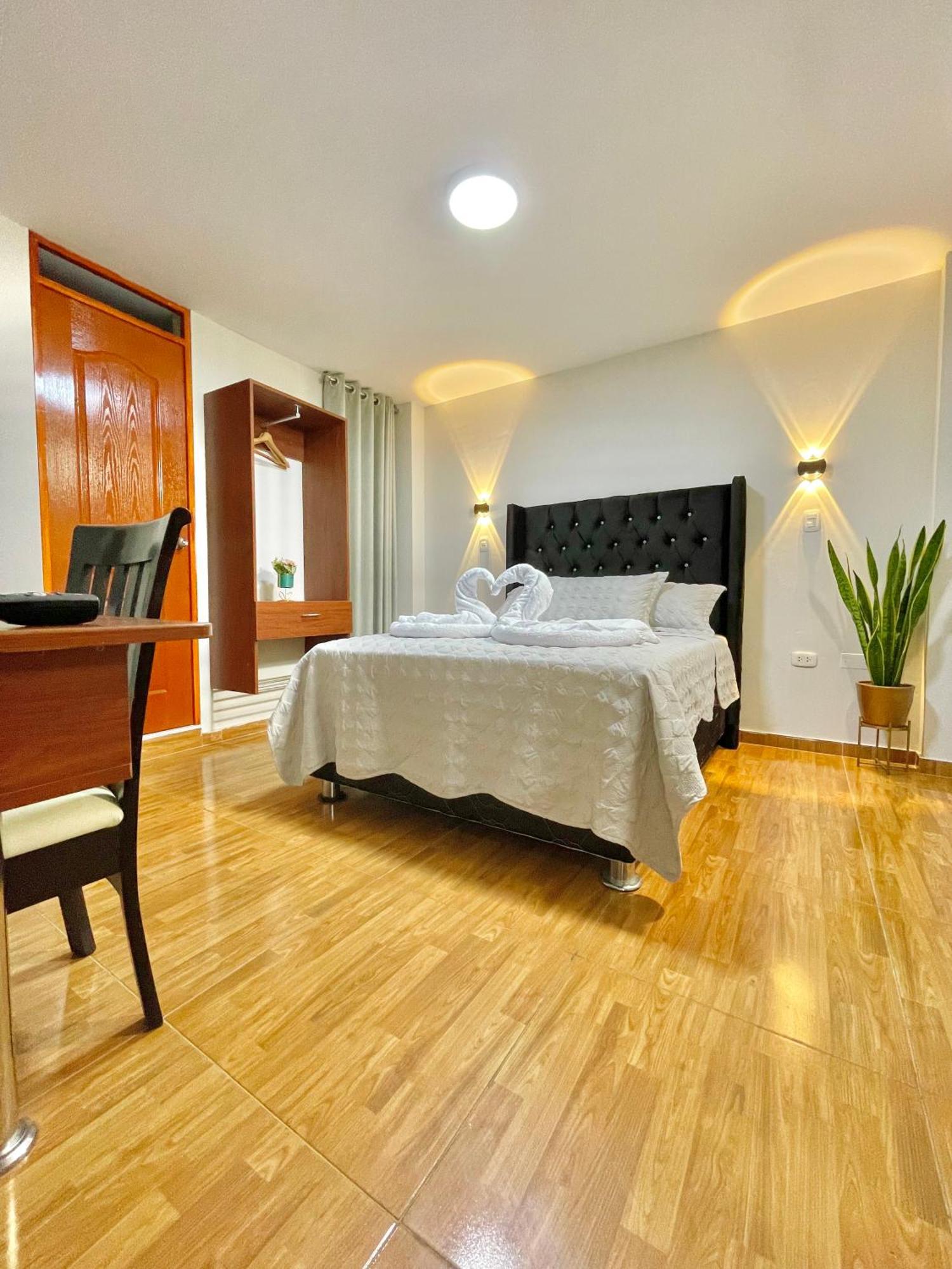 Jultom Inn Hotel & Suites Trujillo Ngoại thất bức ảnh
