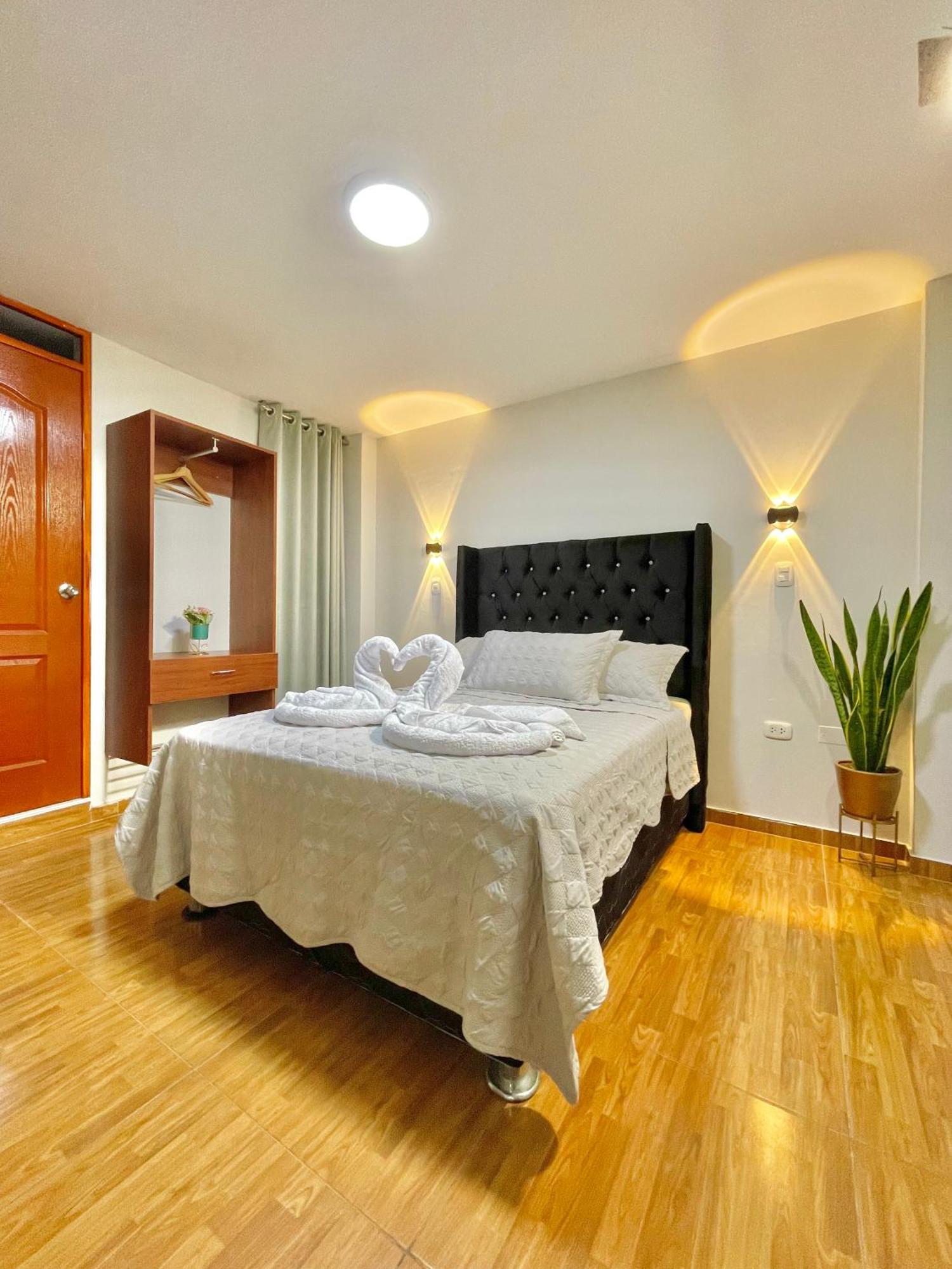 Jultom Inn Hotel & Suites Trujillo Ngoại thất bức ảnh